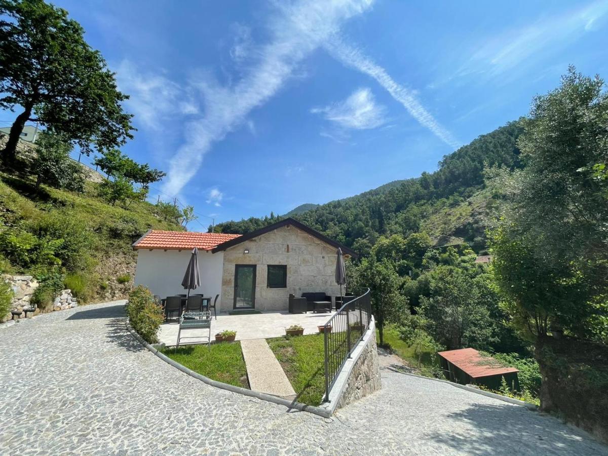 Chalet Teixeira - *